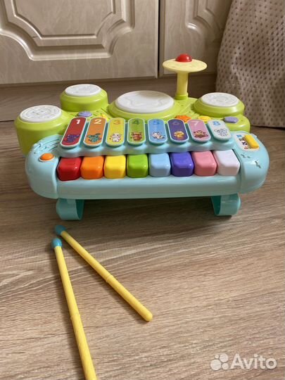 Музыкальное пианино Жирафики