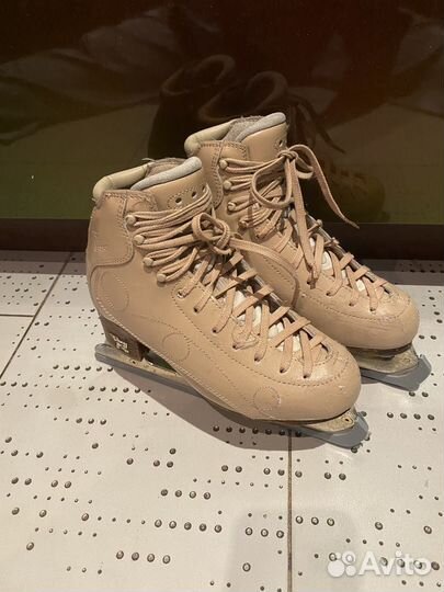 Фигурные коньки Risport super royal 24 разм