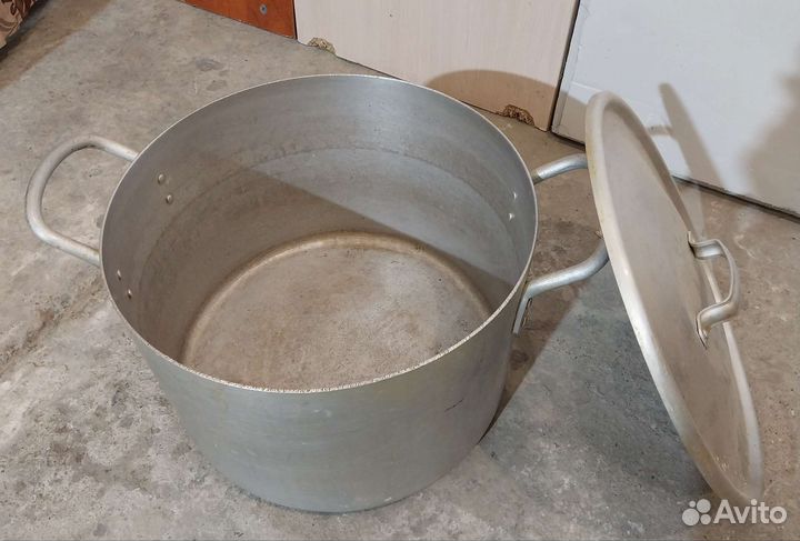 Кастрюля алюминиевая