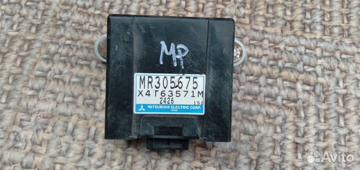 Блок дифференциала MR305675 Mitsubishi Pajero 3