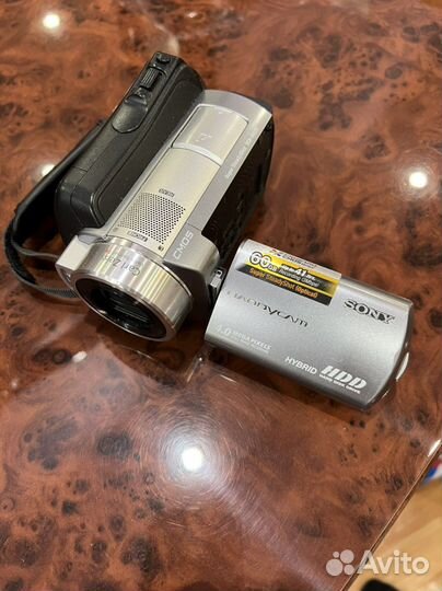 Видеокамера Sony DCR-SR220