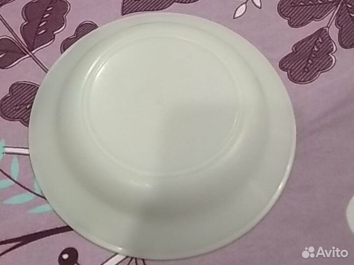 Пластиковые тарелки