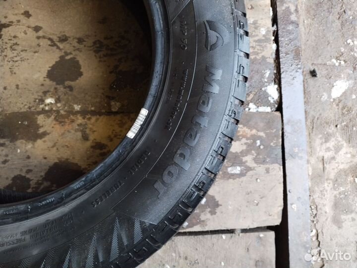 Matador MP 50 Sibir Ice 215/65 R16