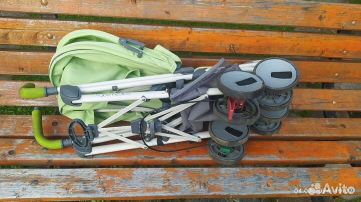 Коляска-трость и стульчик для кормления