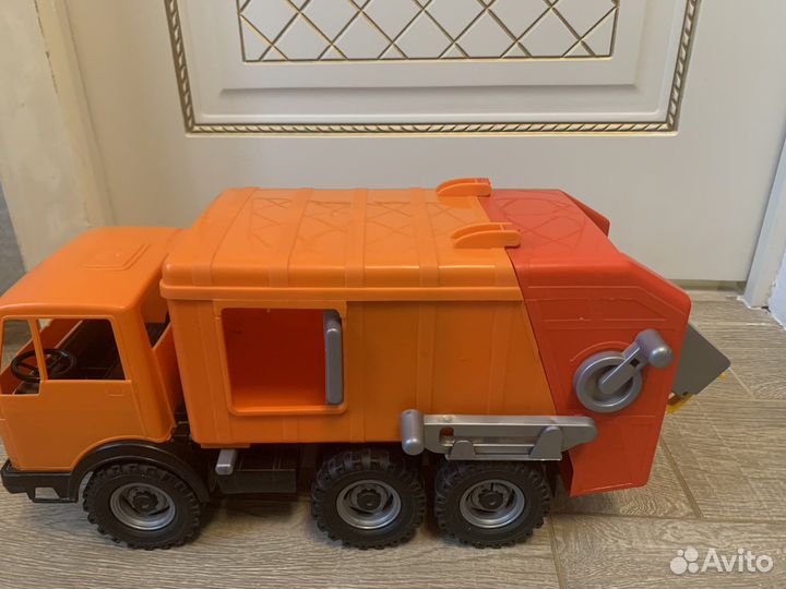 Игрушка большая машинка