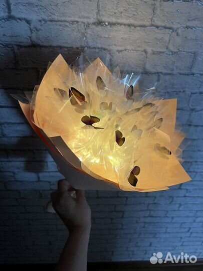 Светящийся букет из бабочек