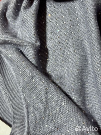 Костюм теплый новый со стразами