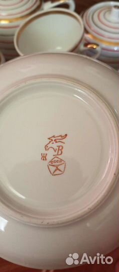 Фарфоровый чайный сервиз 