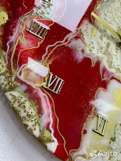 Часы настенные из эпоксидной смолы