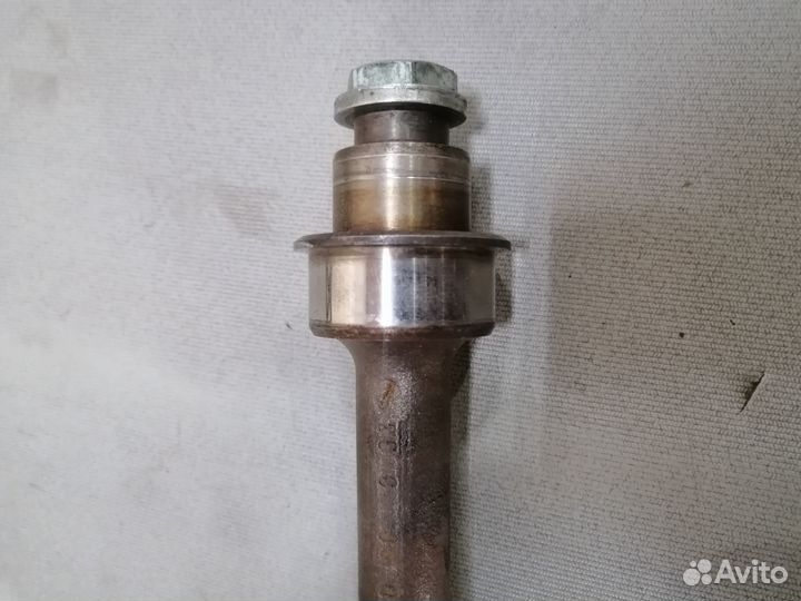Вал масляного насоса VW Passat B5 1,8 ADR 1996-00