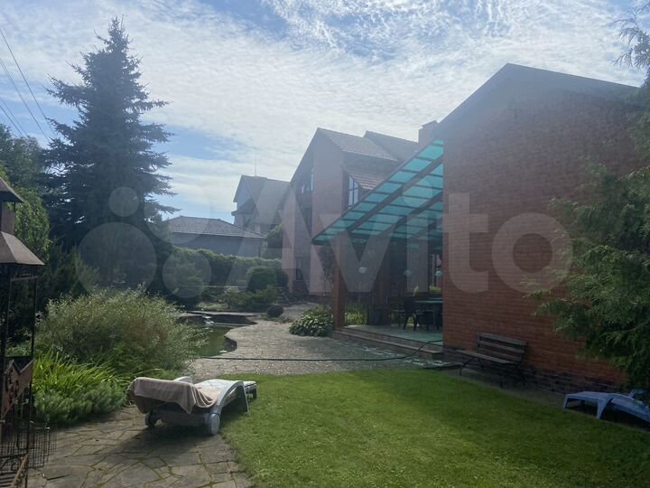 Коттедж 200 м² на участке 20 сот.