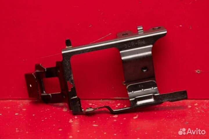 Кронштейн ремня безопасности задний правый Kia