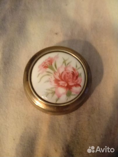 Пудреница ленэмальер