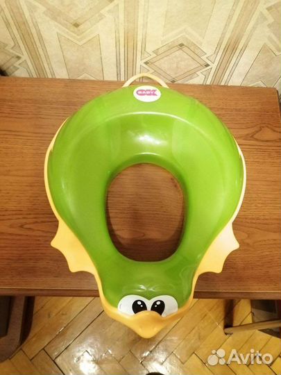 Детское сиденье на унитаз