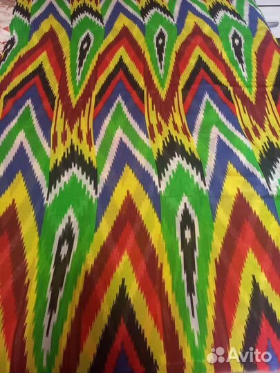 Отрез ткани крепдешин