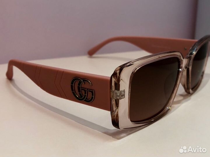 Солнцезащитные очки Gucci женские