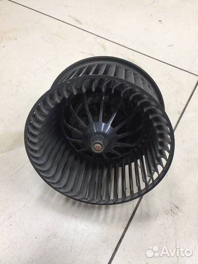 Моторчик отопителя Ford Focus