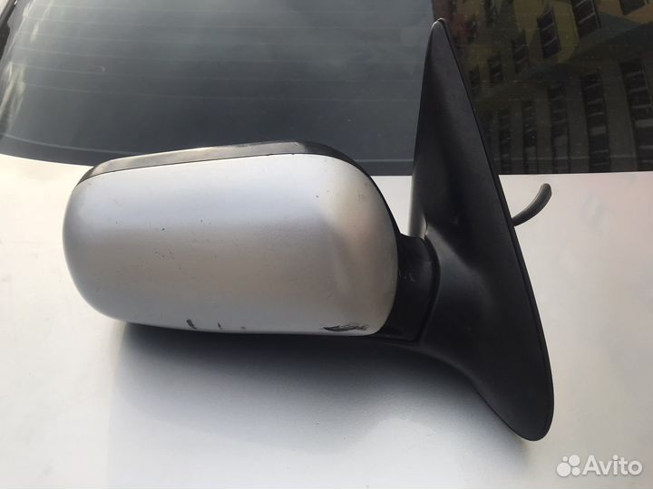 Зеркало заднего вида