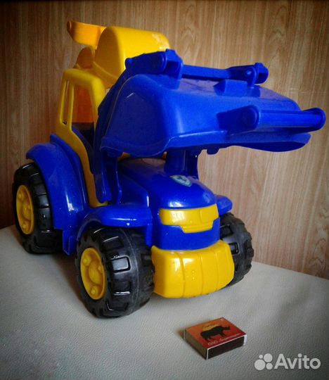 Большой Трактор -бульдозер