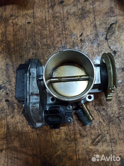 Дроссельная заслонка audi a4 a6 a8 passat b5