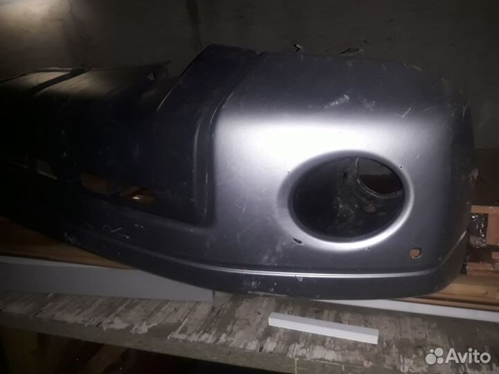 Бампер передний Toyota Tundra