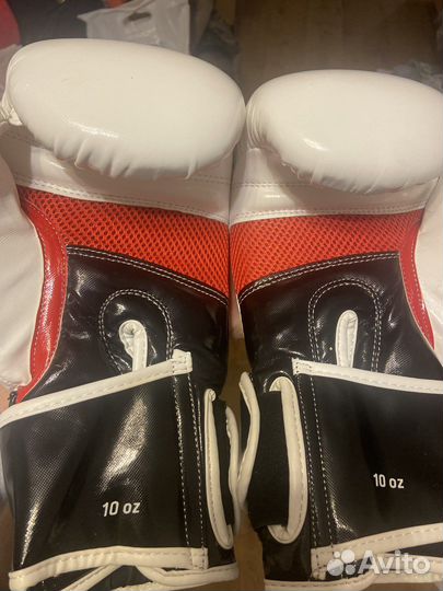 Боксерские перчатки