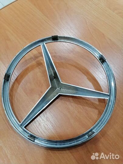 Эмблема mercedes