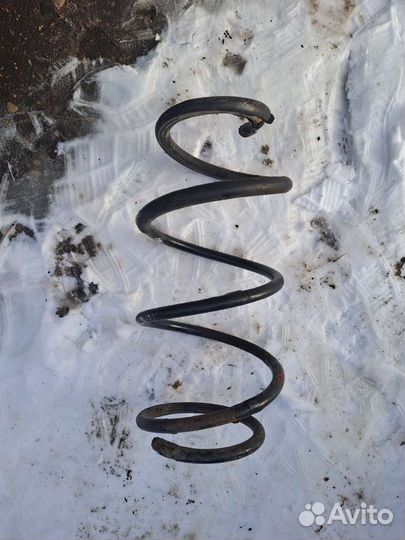 Рено Лагуна 2 передния пружина