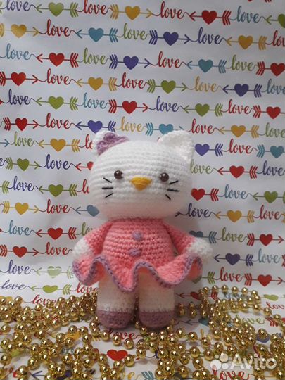 Hello kitty вязаная