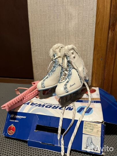 Коньки фигурные