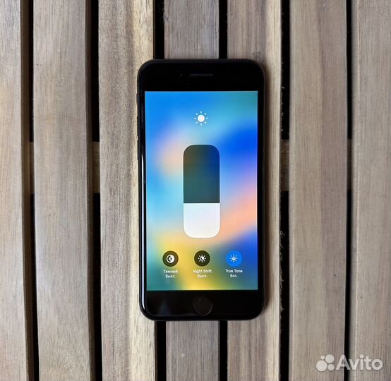 iPhone 8, 64 ГБ