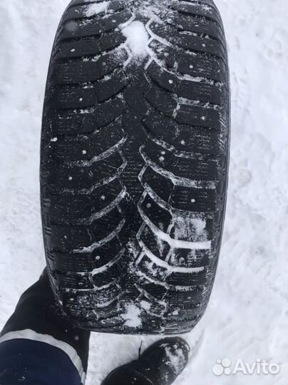 Bridgestone Blizzak Spike-01 215/55 R16 93T
