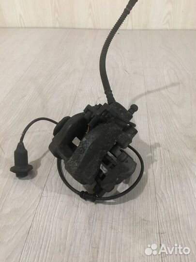 Суппорт тормозной задний правый Mercedes Benz S500