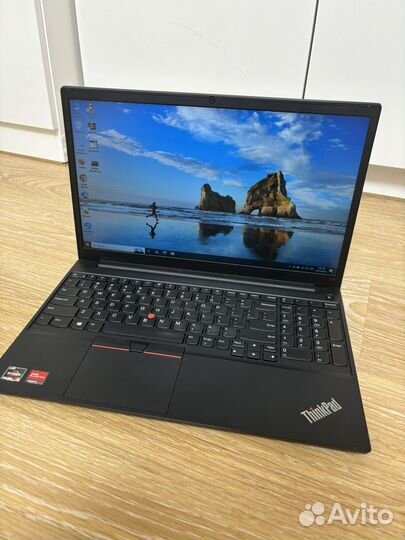 Lenovo thinkpad e15 Ryzen 5 4500U