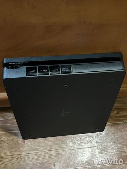 Sony PS4 slim 1tb + 5 игр