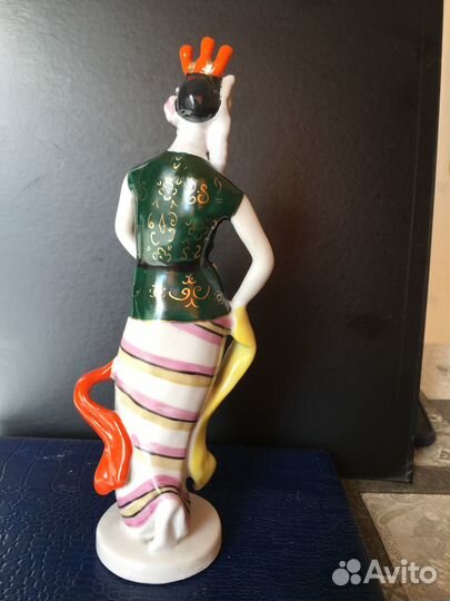 Фарфоровые статуэтки лфз