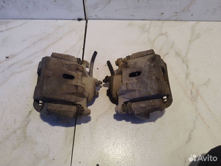 Суппорт тормозной передний BYD F3 2008 bydf3