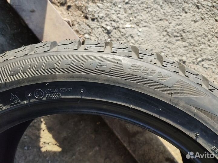 Bridgestone Blizzak Spike-02 SUV 275/45 R20 110T