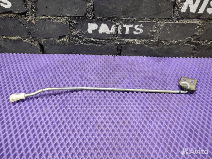 Упор капота передний Mitsubishi Outlander