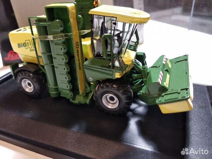 Косилка-плющилка самоходная Krone BiGM400 р-р 1:87