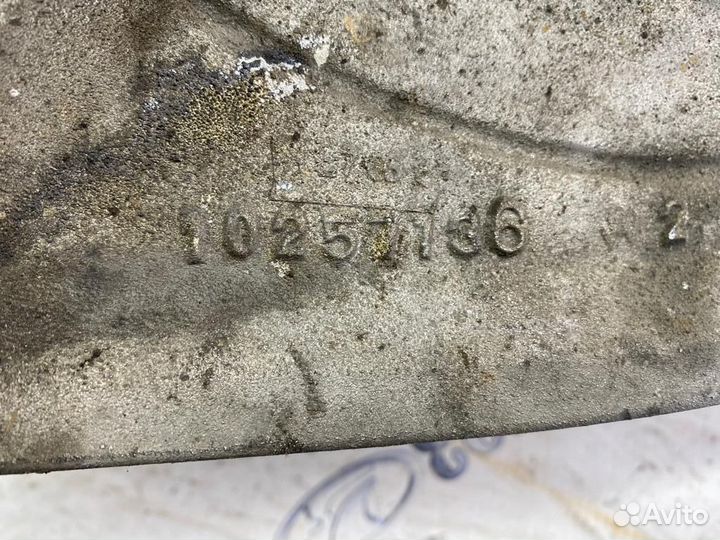 Кронштейн двигателя Opel Sintra