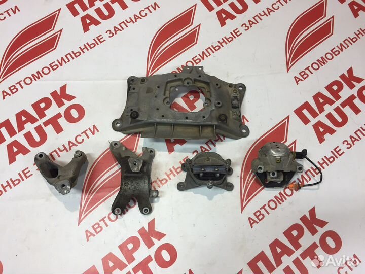 Кронштейны подушки двс АКПП Audi A6 C7