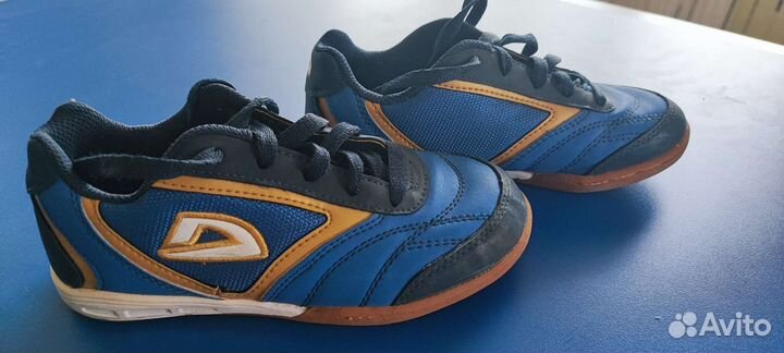 Футбольный буцы