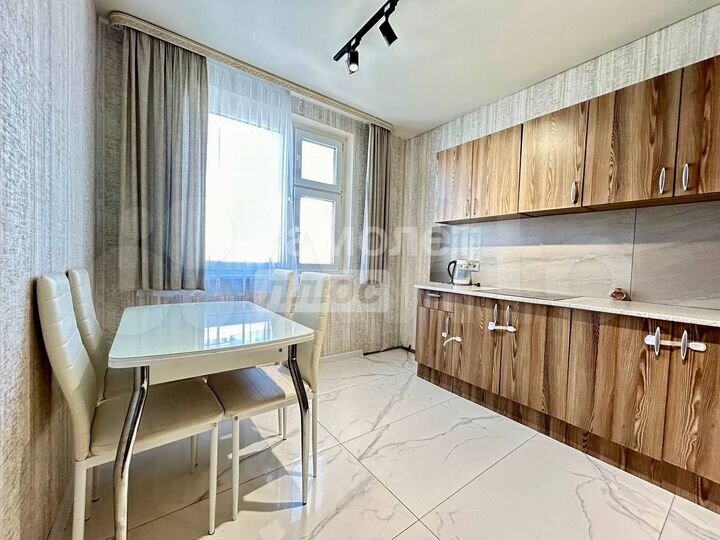 2-к. квартира, 54 м², 13/17 эт.