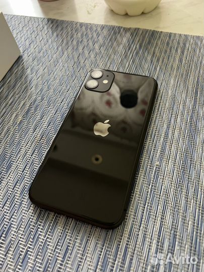 iPhone 11, 64 ГБ
