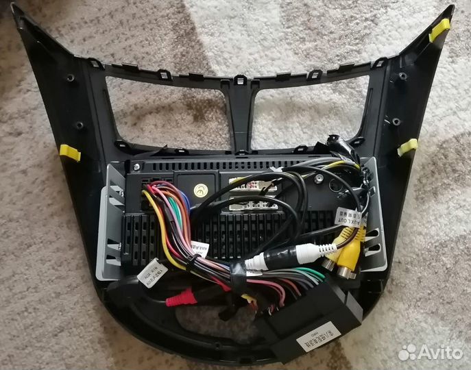 Автомагнитола Аvel 070 ам 009 Hyundai Solaris 1