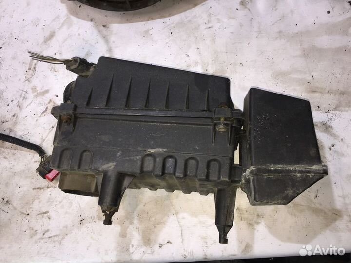 Корпус воздушного фильтра Ford Focus