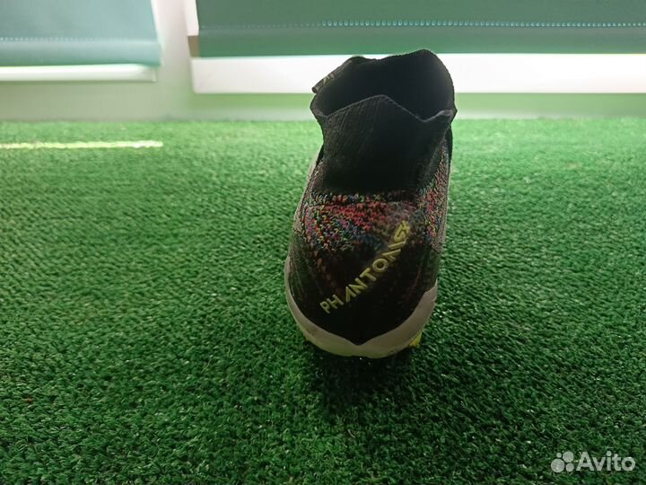 Футбольные бутсы nike phantom gx