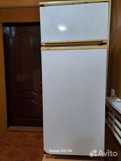 Два холодильника Nord и Stinol