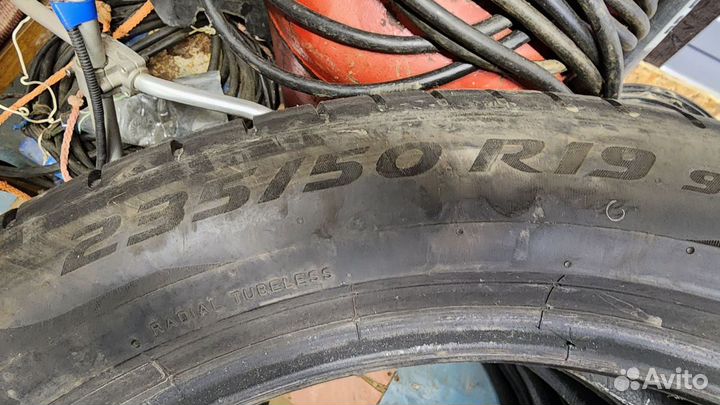 Pirelli P Zero 235/50 R19